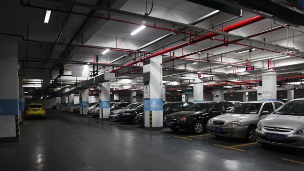 城市小區(qū)地下停車場的收費(fèi)權(quán) 物業(yè)公司能否隨意定價(jià)？